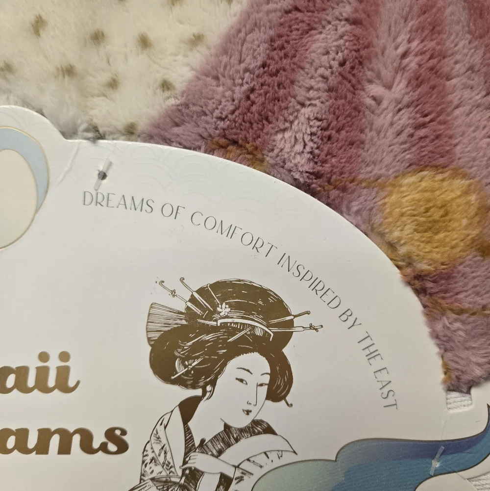 Kawaii Dreams Fan Oversized Plush Throw Blanket Pink Cream